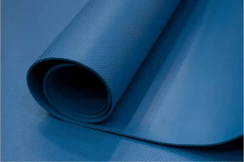 Textured insulating mats
