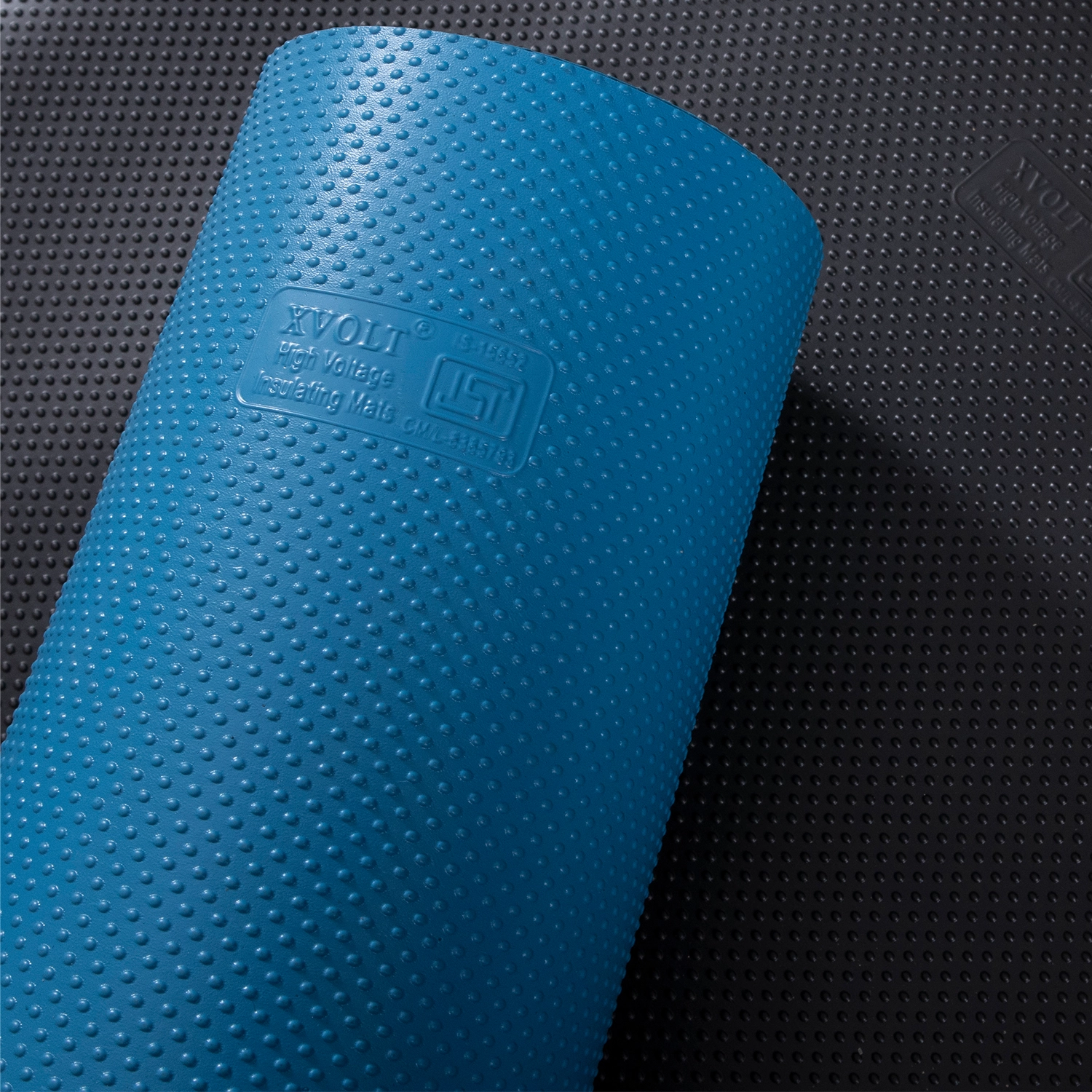 IS 15652 electrical rubber mat blue